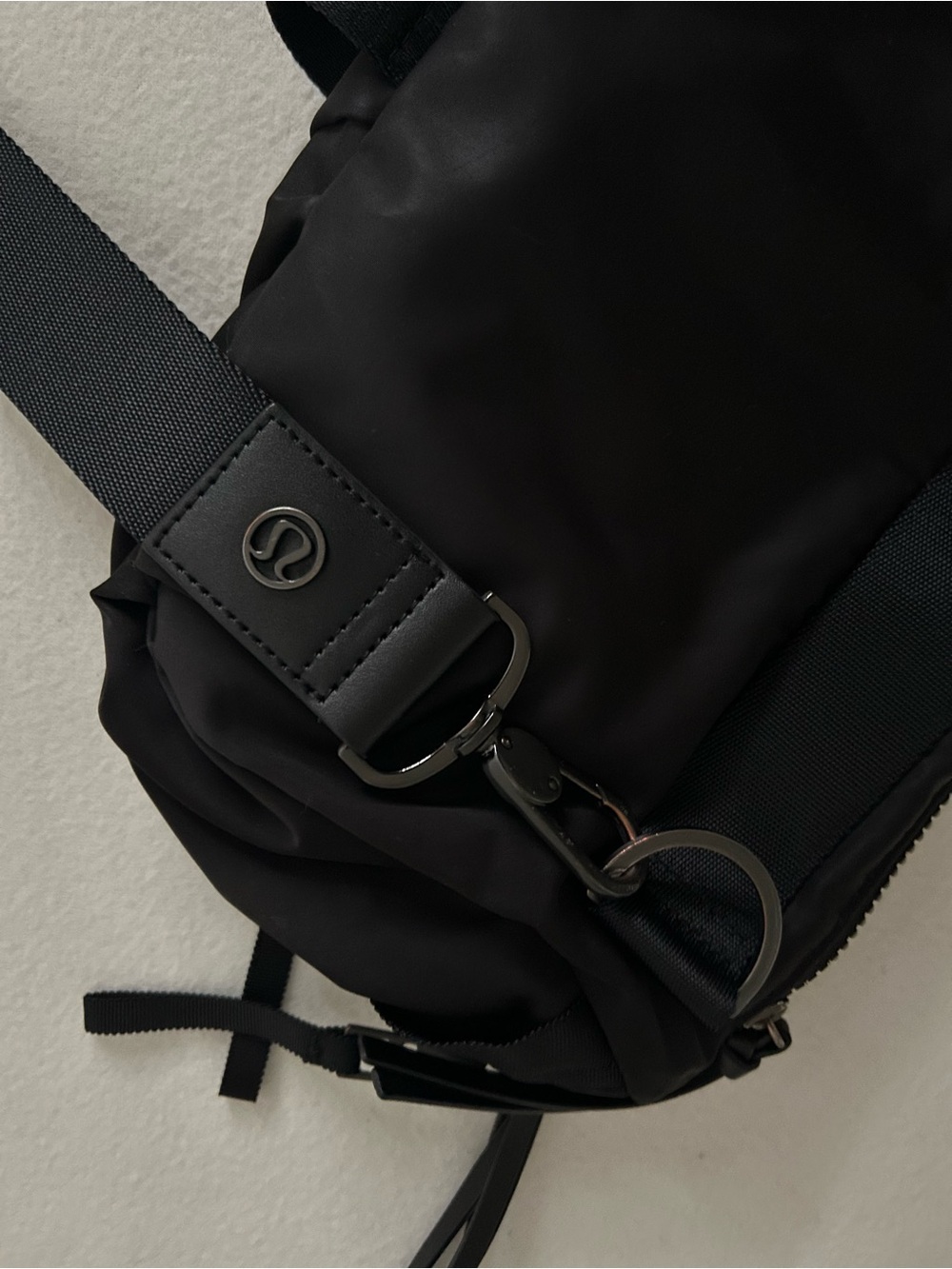 Lululemon Go Lightly Bage - Picture 6 of 9